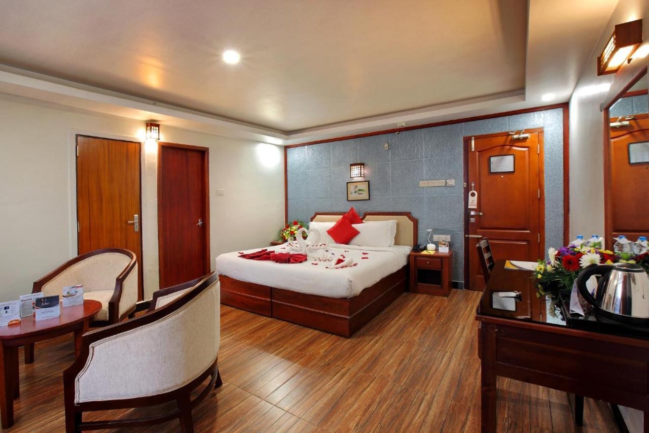 Sreevalsam Residency Kulanada Hotel Tamarakulam Exterior photo