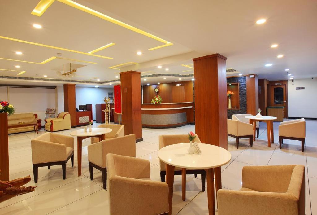 Sreevalsam Residency Kulanada Hotel Tamarakulam Exterior photo
