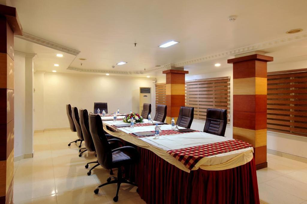 Sreevalsam Residency Kulanada Hotel Tamarakulam Exterior photo