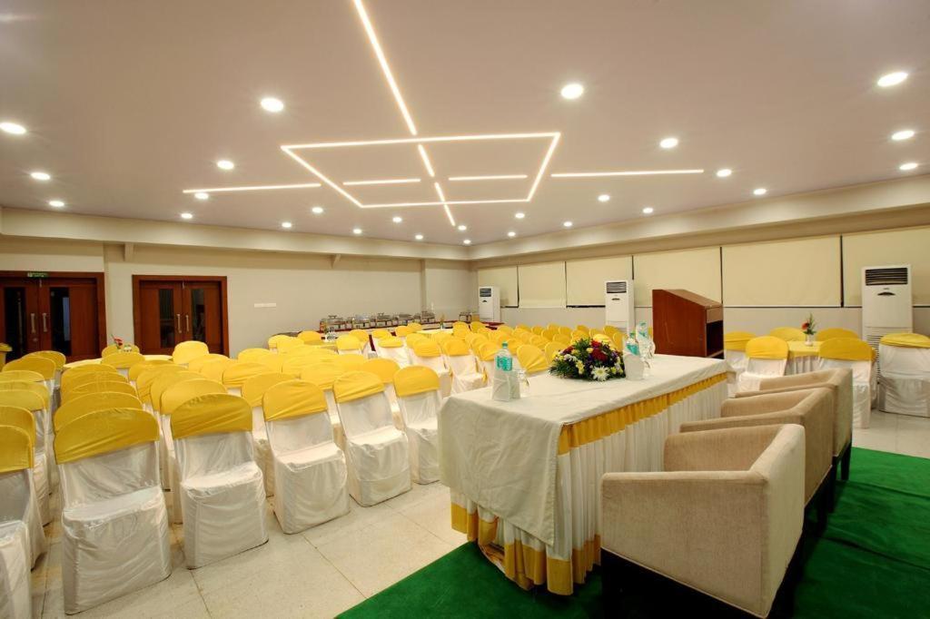 Sreevalsam Residency Kulanada Hotel Tamarakulam Exterior photo